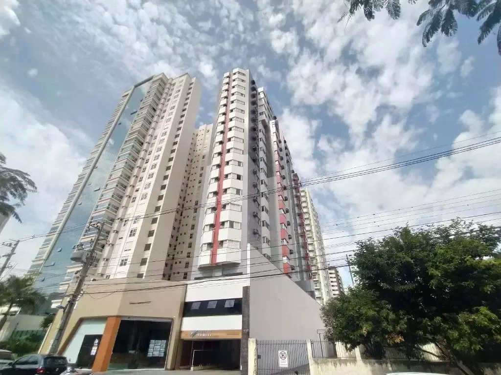 Apartamento à venda em Zona 07, Maringá - PR